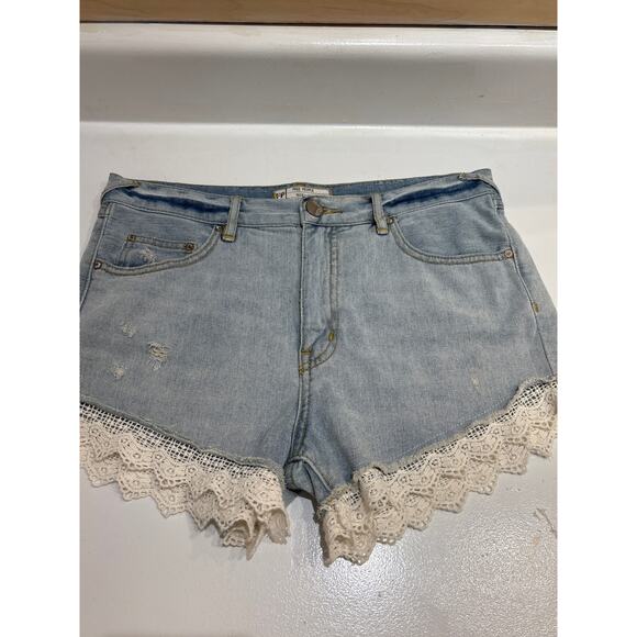 FREE PEOPLE Good Vibes Crochet Lace Trimmed 100% Cotton Denim Cut Off Shorts 27 - Picture 5 of 7